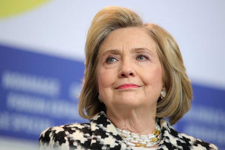 Hillary Clinton, Kripto Paraların Dünyanın Rezerv Para Birimi Olarak Doları Zayıflatabileceğini Söyledi