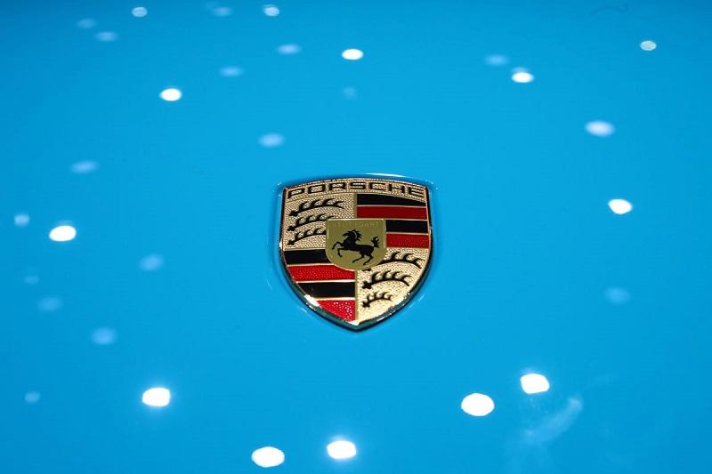 HSBC Ferrari’nin Notunu Tutma Düzeyine Düşürdü, Porsche’nin Notunu Çin Pazarına Müdahalesi Nedeniyle Yükseltti
